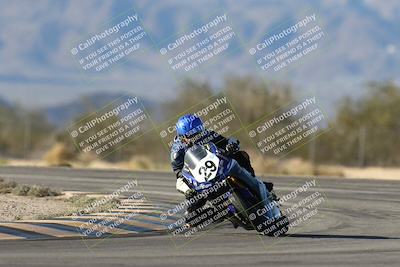 media/Dec-07-2025-CVMA (Sun) [[3e7d2de5dc]]/Race 12- Formula 40 MW and LW/